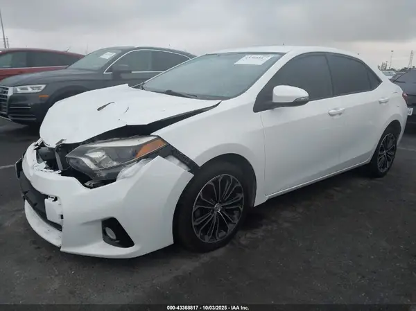 5YFBURHE9GP544241 2016 TOYOTA COROLLA - Image 2