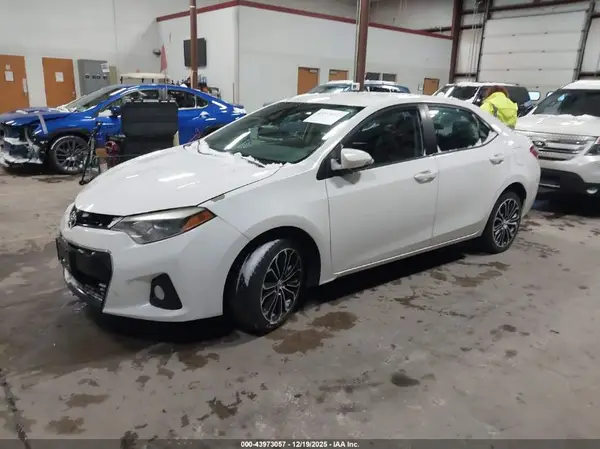 5YFBURHE9GP547480 2016 TOYOTA COROLLA - Image 2