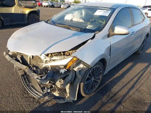 5YFBURHE9GP547902 2016 TOYOTA COROLLA - Image 2