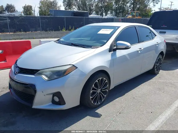 5YFBURHE9GP547995 2016 TOYOTA COROLLA - Image 2