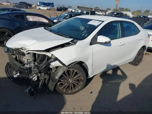 5YFBURHE9GP548273 2016 TOYOTA COROLLA - Image 2