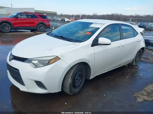 5YFBURHE9GP550203 2016 TOYOTA COROLLA - Image 2
