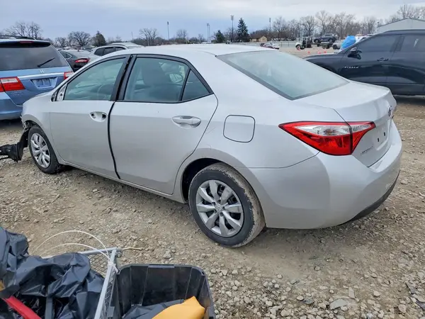 5YFBURHE9GP553585 2016 TOYOTA COROLLA - Image 2