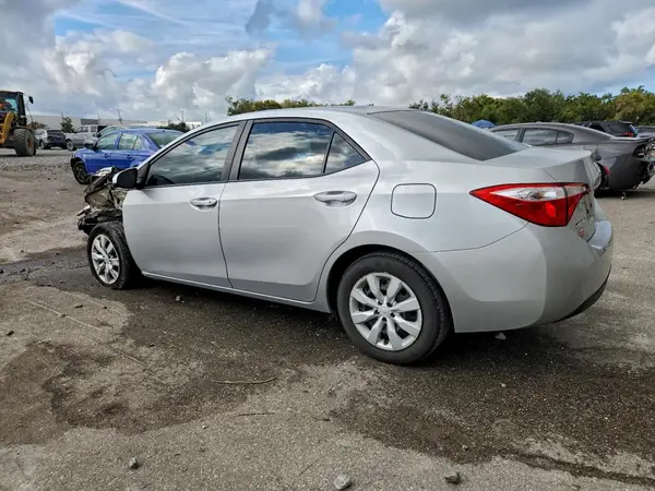 5YFBURHE9GP555398 2016 TOYOTA COROLLA - Image 2