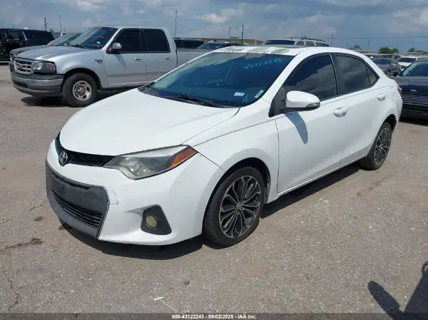5YFBURHE9GP559726 2016 TOYOTA COROLLA - Image 2