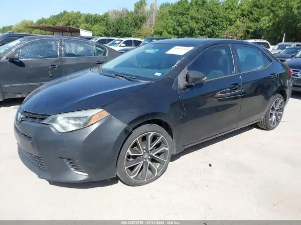 5YFBURHE9GP562187 2016 TOYOTA COROLLA - Image 2