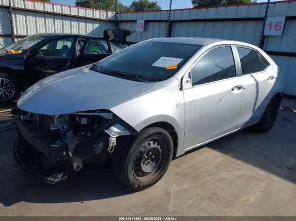 5YFBURHE9GP562898 2016 TOYOTA COROLLA - Image 2
