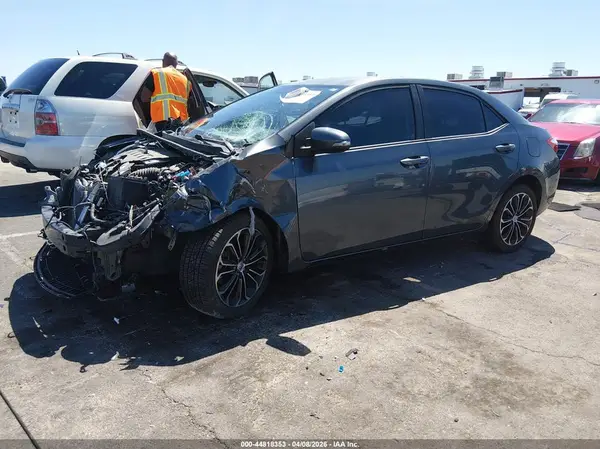 5YFBURHE9GP563162 2016 TOYOTA COROLLA - Image 2