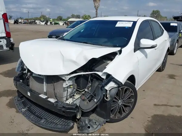 5YFBURHE9GP563212 2016 TOYOTA COROLLA - Image 2