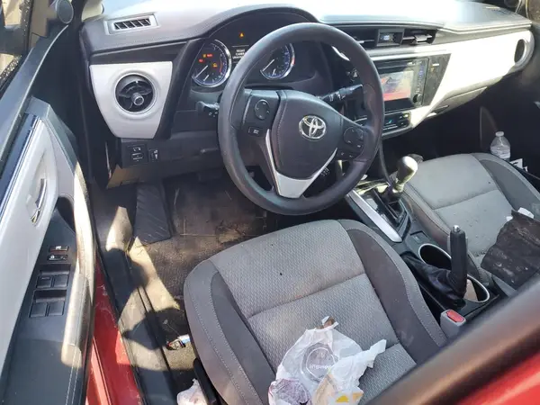 5YFBURHE9HP569092 2017 TOYOTA COROLLA - Image 8