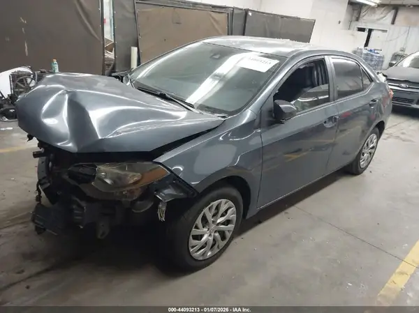 5YFBURHE9HP571652 2017 TOYOTA COROLLA - Image 2
