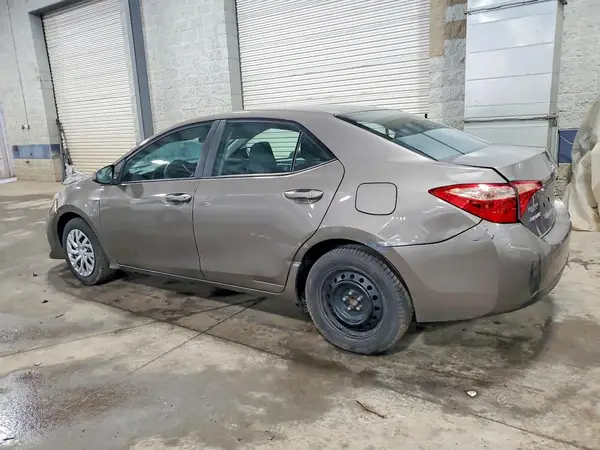 5YFBURHE9HP572025 2017 TOYOTA COROLLA - Image 2