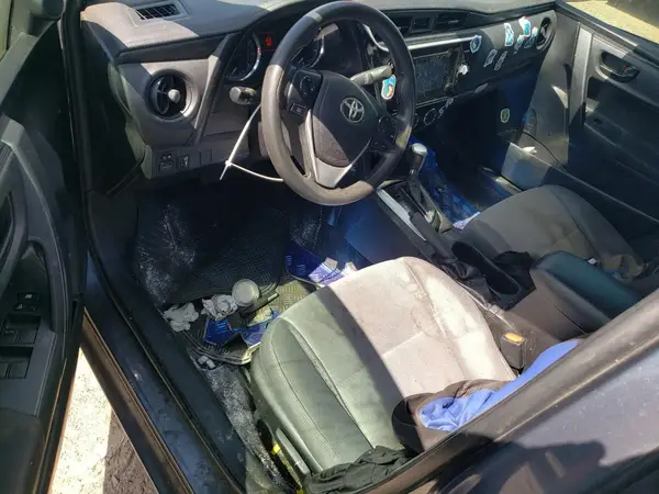 5YFBURHE9HP573417 2017 TOYOTA COROLLA - Image 8
