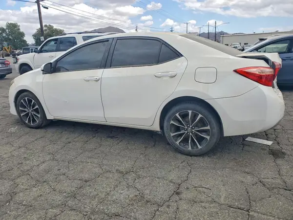 5YFBURHE9HP573479 2017 TOYOTA COROLLA - Image 2