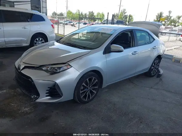 5YFBURHE9HP574728 2017 TOYOTA COROLLA - Image 2