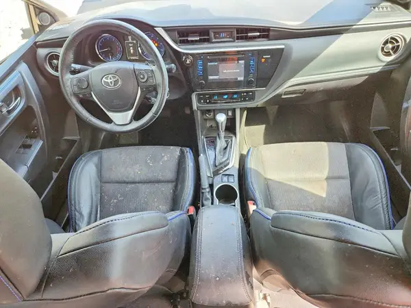 5YFBURHE9HP575216 2017 TOYOTA COROLLA - Image 8