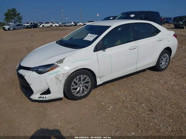 5YFBURHE9HP576222 2017 TOYOTA COROLLA - Image 2