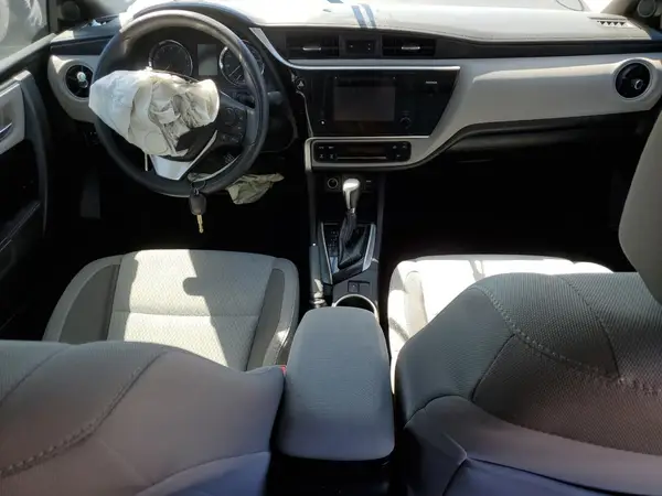 5YFBURHE9HP576463 2017 TOYOTA COROLLA - Image 8