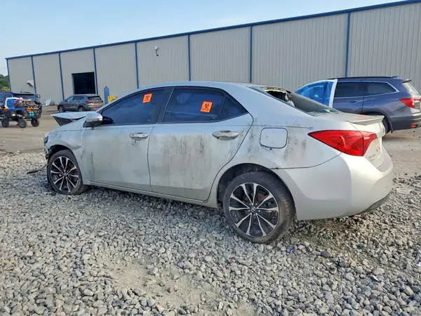 5YFBURHE9HP578259 2017 TOYOTA COROLLA - Image 2