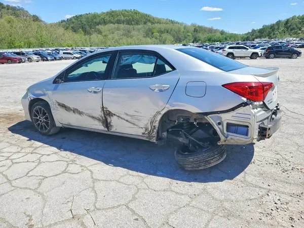 5YFBURHE9HP578455 2017 TOYOTA COROLLA - Image 2