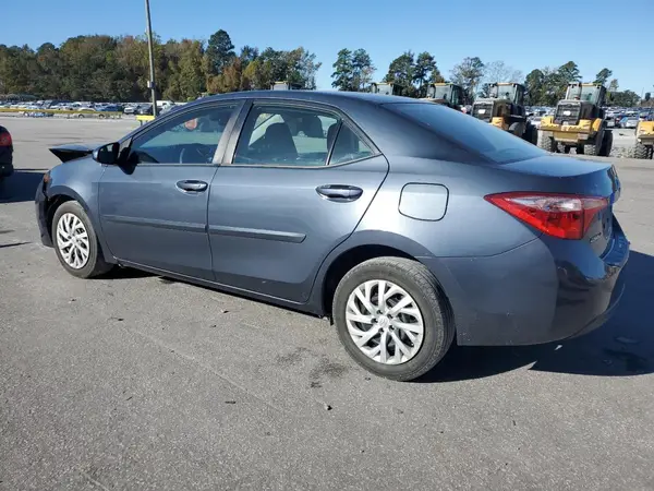 5YFBURHE9HP578875 2017 TOYOTA COROLLA - Image 2