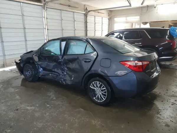 5YFBURHE9HP579329 2017 TOYOTA COROLLA - Image 2