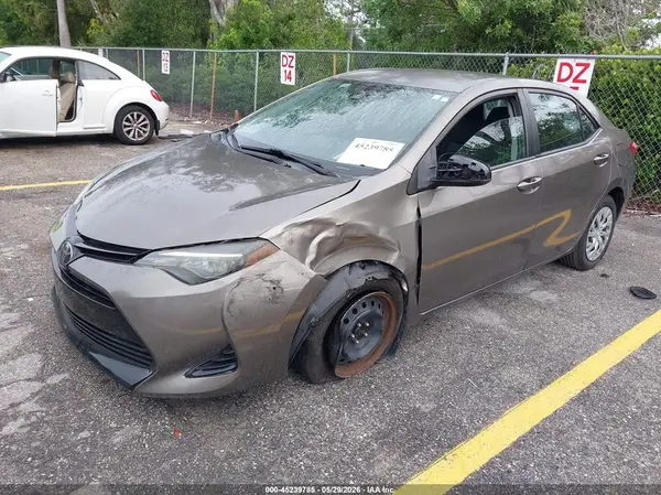 5YFBURHE9HP580710 2017 TOYOTA COROLLA - Image 2