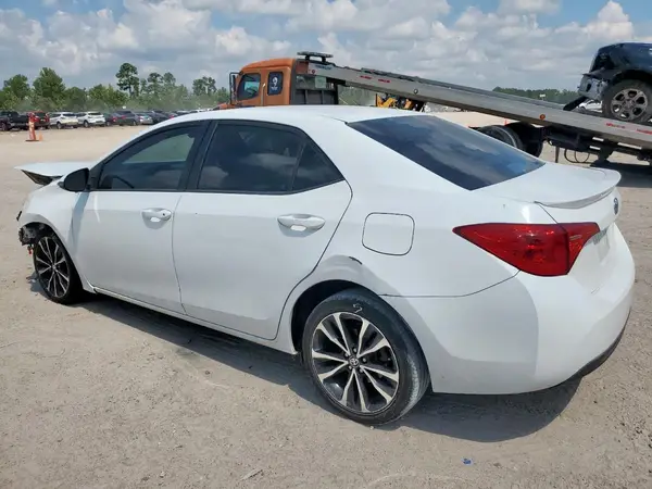 5YFBURHE9HP581078 2017 TOYOTA COROLLA - Image 2