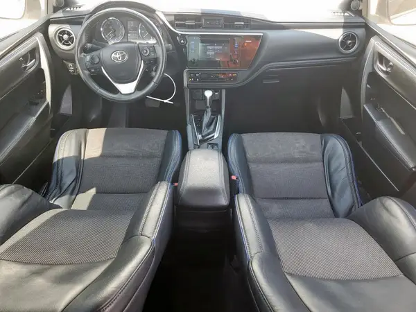 5YFBURHE9HP581078 2017 TOYOTA COROLLA - Image 8
