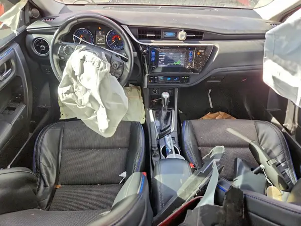 5YFBURHE9HP582229 2017 TOYOTA COROLLA - Image 8