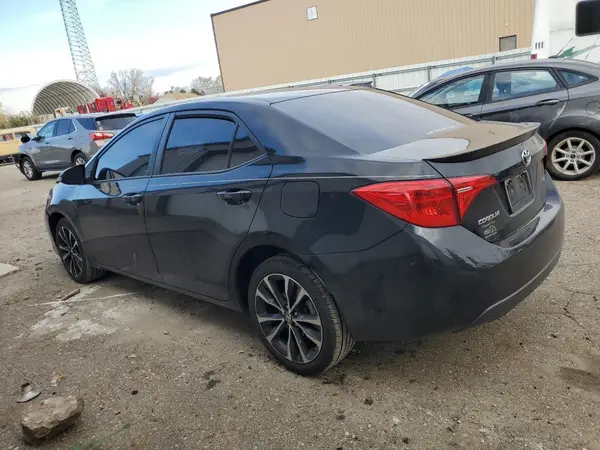 5YFBURHE9HP582327 2017 TOYOTA COROLLA - Image 2