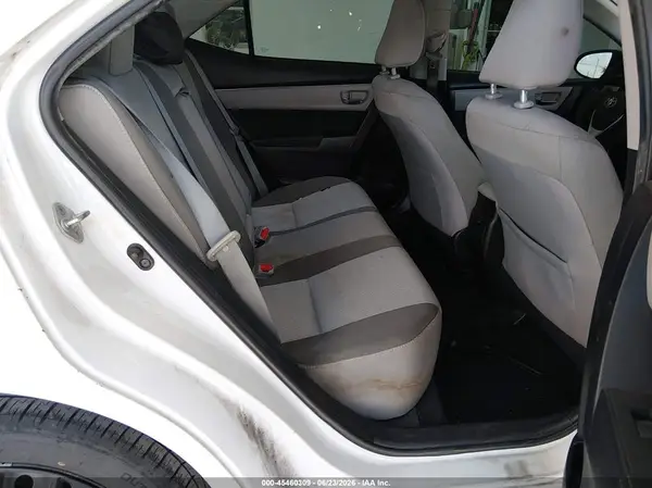 5YFBURHE9HP584322 2017 TOYOTA COROLLA - Image 8
