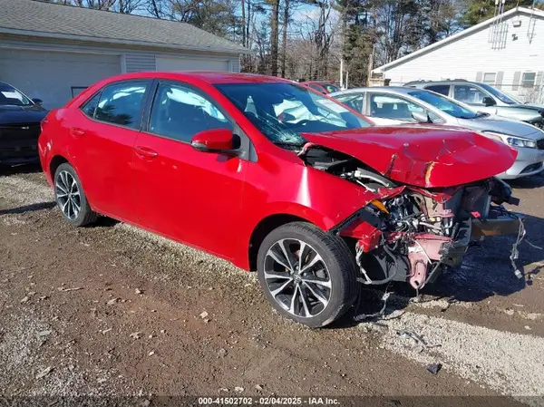 5YFBURHE9HP585390 2017 TOYOTA COROLLA - Image 1