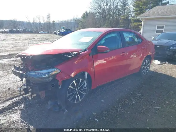 5YFBURHE9HP585390 2017 TOYOTA COROLLA - Image 2