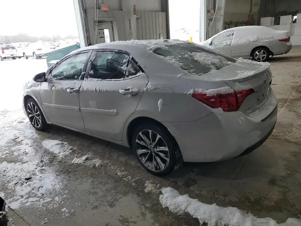 5YFBURHE9HP589469 2017 TOYOTA COROLLA - Image 2