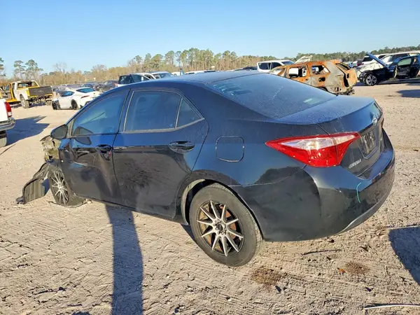 5YFBURHE9HP591447 2017 TOYOTA COROLLA - Image 2
