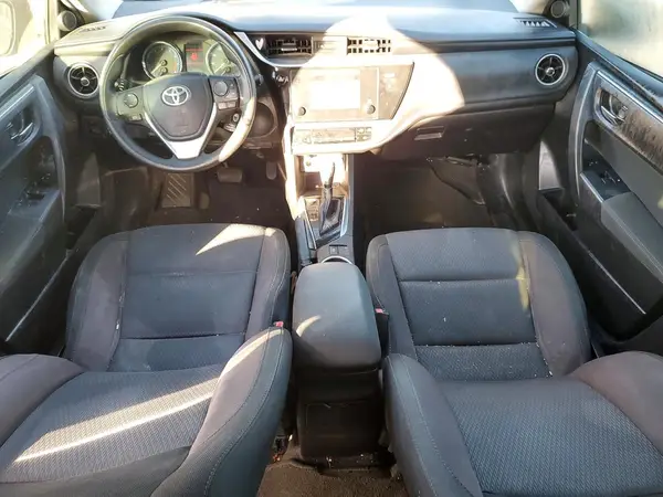5YFBURHE9HP591447 2017 TOYOTA COROLLA - Image 8