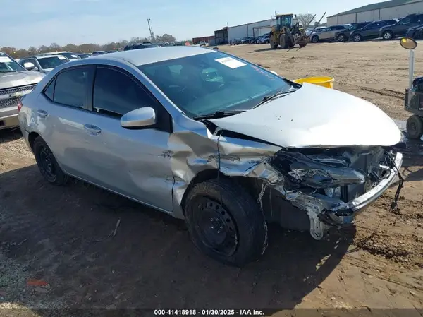 5YFBURHE9HP592226 2017 TOYOTA COROLLA - Image 1