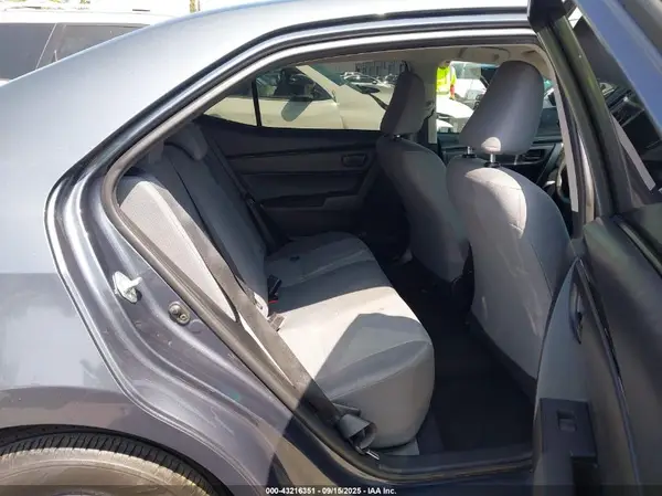 5YFBURHE9HP592288 2017 TOYOTA COROLLA - Image 8