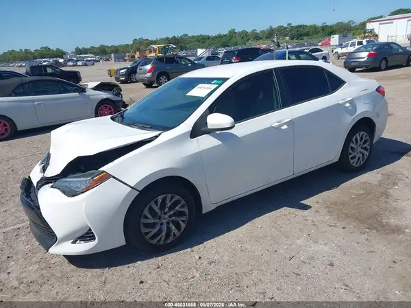5YFBURHE9HP592940 2017 TOYOTA COROLLA - Image 2