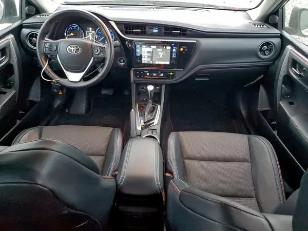 5YFBURHE9HP592985 2017 TOYOTA COROLLA - Image 8