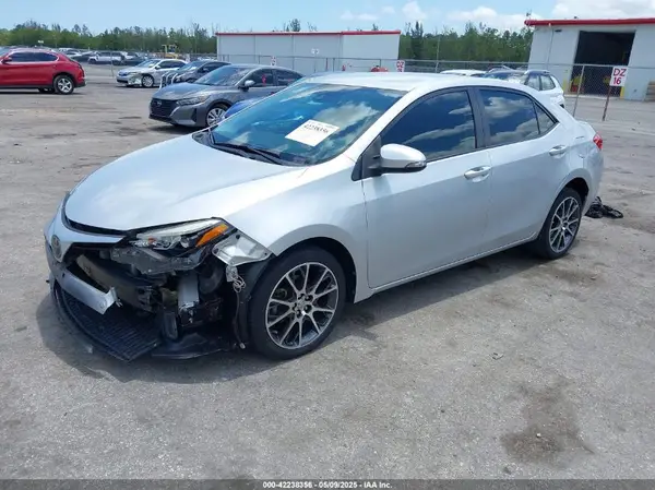 5YFBURHE9HP596664 2017 TOYOTA COROLLA - Image 2