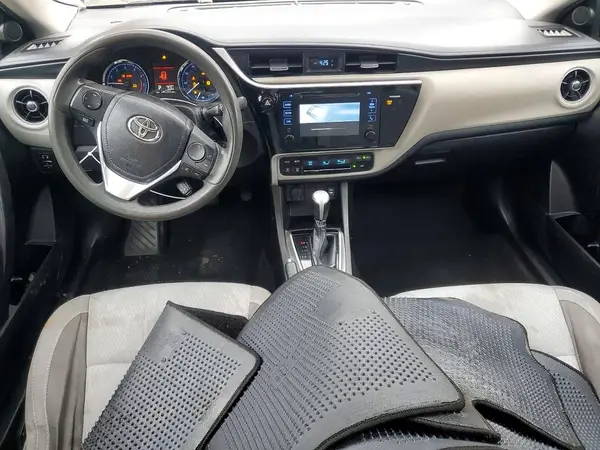 5YFBURHE9HP596812 2017 TOYOTA COROLLA - Image 8