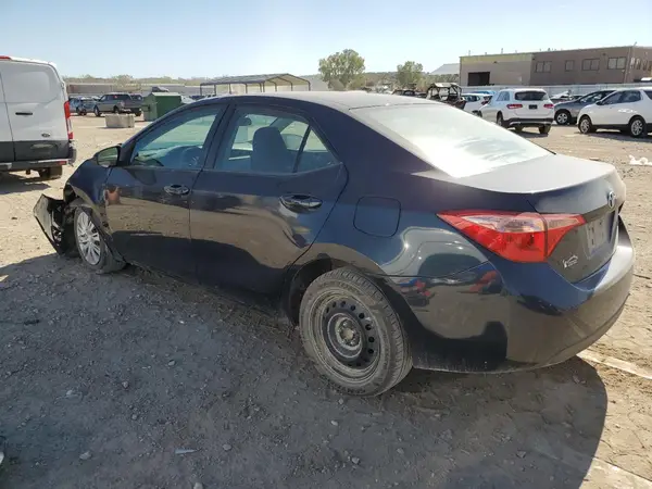 5YFBURHE9HP597748 2017 TOYOTA COROLLA - Image 2