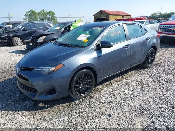 5YFBURHE9HP598768 2017 TOYOTA COROLLA - Image 2