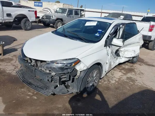 5YFBURHE9HP599533 2017 TOYOTA COROLLA - Image 2