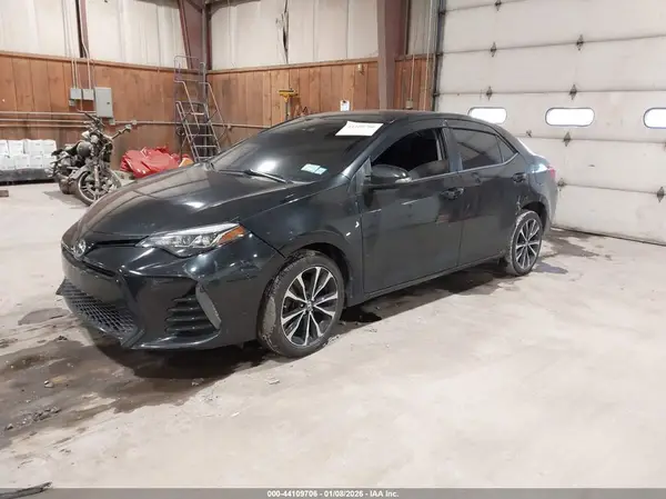 5YFBURHE9HP604844 2017 TOYOTA COROLLA - Image 2