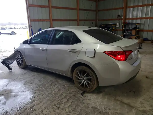 5YFBURHE9HP605802 2017 TOYOTA COROLLA - Image 2