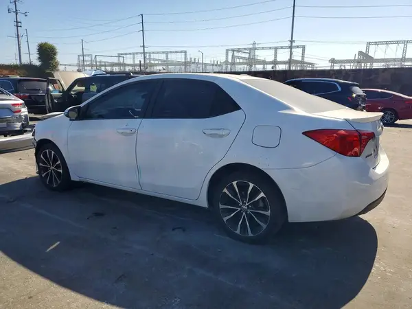 5YFBURHE9HP605833 2017 TOYOTA COROLLA - Image 2