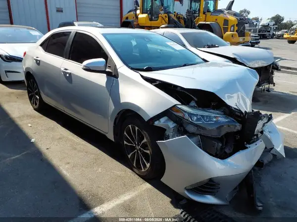5YFBURHE9HP610210 2017 TOYOTA COROLLA - Image 1